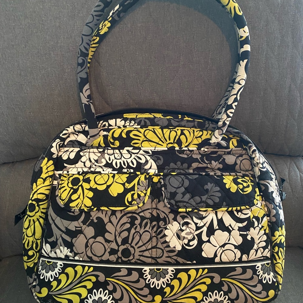 Vera Bradley Bowler Bag. Great condition. Lots of pockets. Smoke free home. - Picture 3 of 7